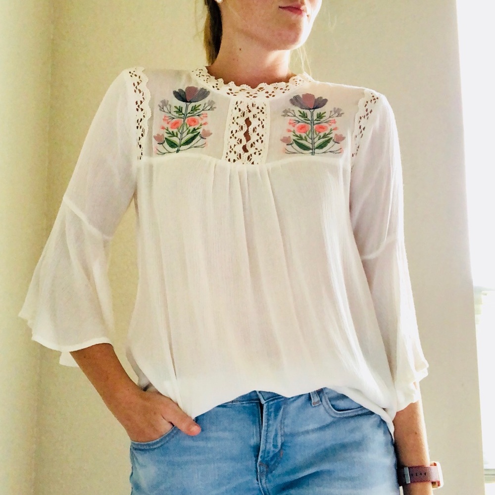 White Umgee Top Size Medium